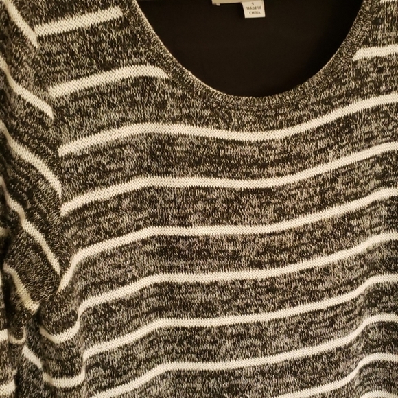 Larry Levine Split Back Striped Sweater - Picture 2 of 7